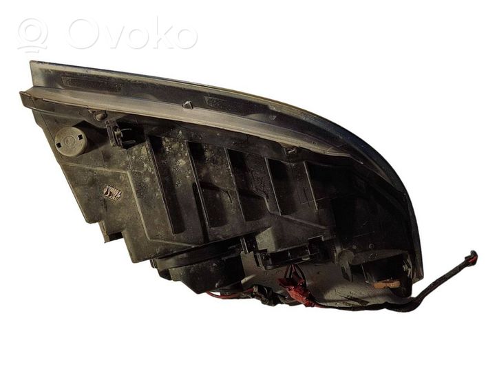 BMW 3 E90 E91 Lampa przednia 6942723