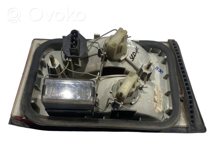 BMW 5 E39 Lampy tylnej klapy bagażnika 1384012R