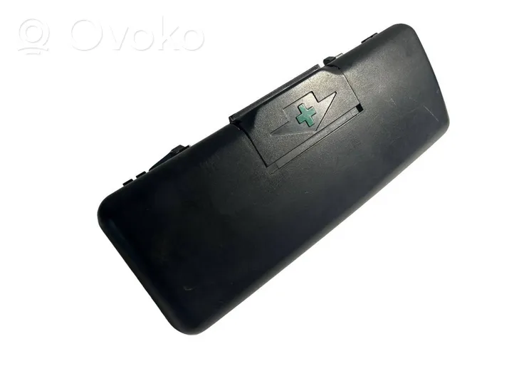 BMW 5 E39 Trousse de premiers secours 52108176553