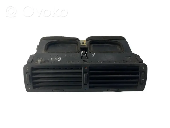 BMW 7 E38 Griglia di ventilazione centrale cruscotto 8390111