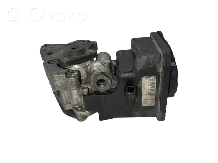 BMW 3 E46 Vairo stiprintuvo siurblys 6754172