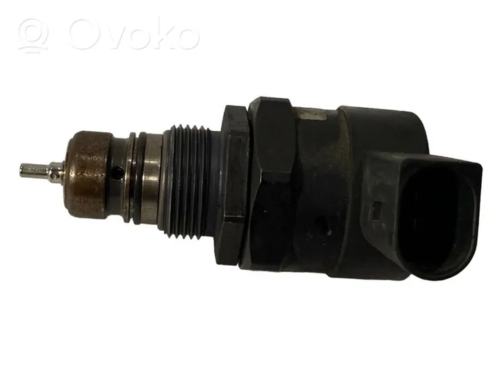 BMW 3 E90 E91 Fuel pressure sensor 0281002481