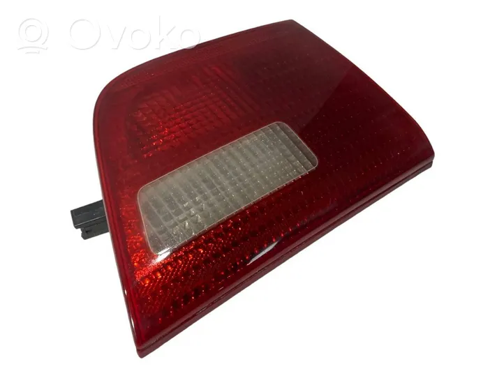 BMW X5 E53 Lampy tylnej klapy bagażnika 8409011