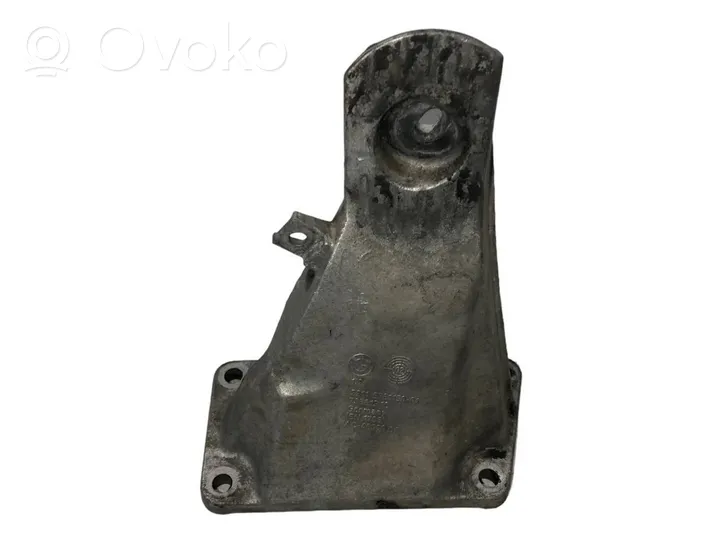 BMW 5 E60 E61 Engine mounting bracket 6761150