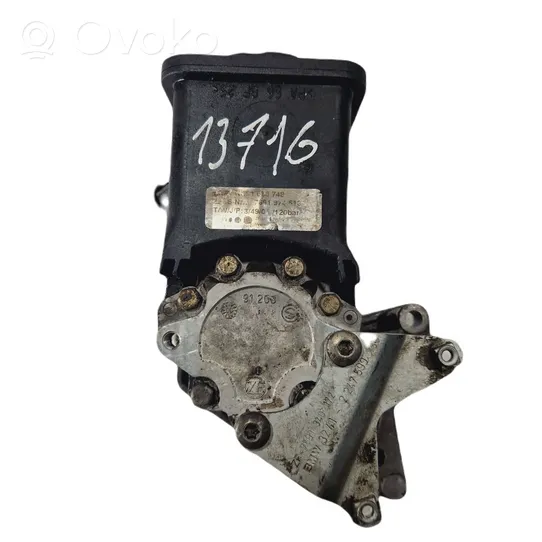 BMW 5 E39 Pompa del servosterzo 7681874513