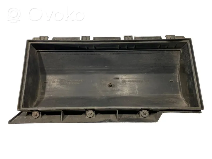 BMW 3 E36 Oro paėmimo kanalo detalė (-ės) 2245395