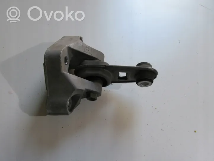 Nissan X-Trail T32 Engine mount bracket 