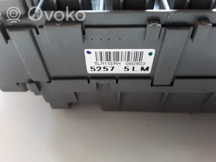 Honda CR-V Ramka / Moduł bezpieczników 52575LM