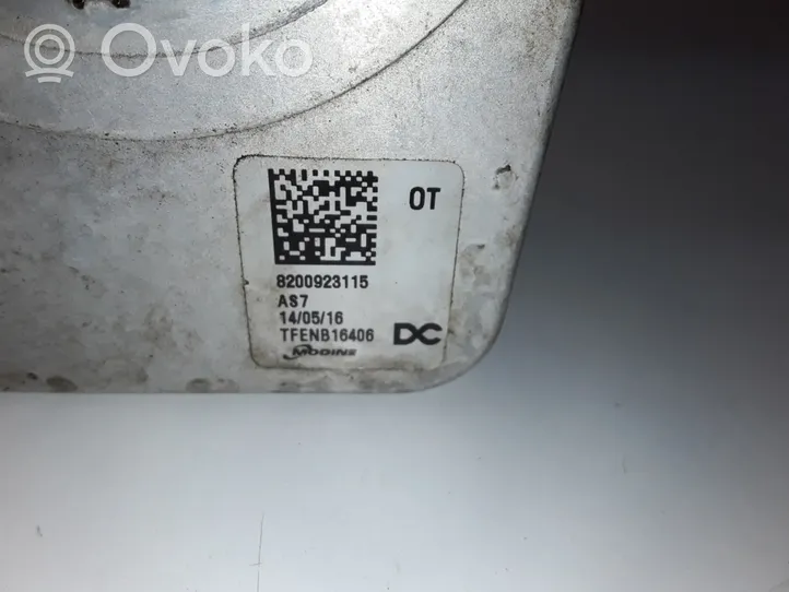 Nissan Note (E12) Mocowanie / uchwyt filtra oleju 8200923115