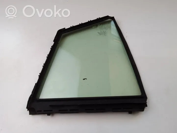 Toyota Prius (XW50) Rear vent window glass 6818947030