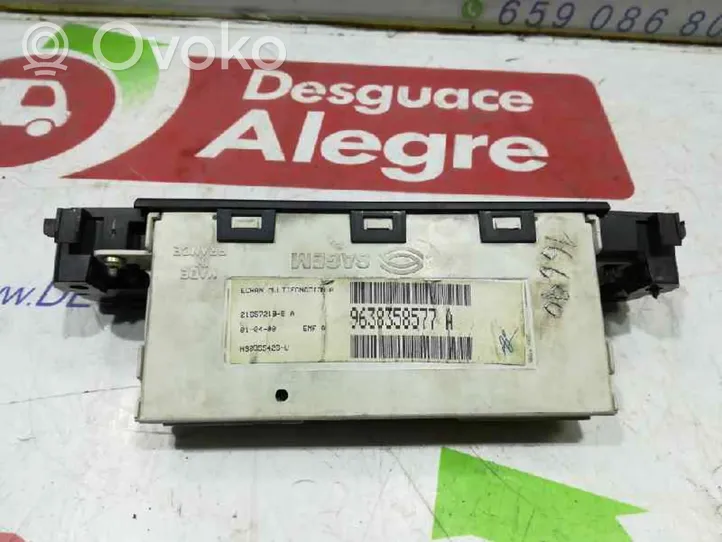 Peugeot 406 Monitor / wyświetlacz / ekran 9638358577A