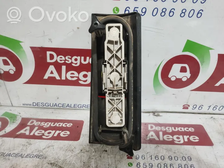 Renault Express Lampa tylna 