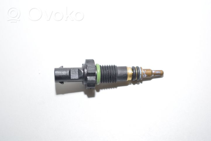 BMW 5 G30 G31 Sonde de température de liquide de refroidissement 7797957