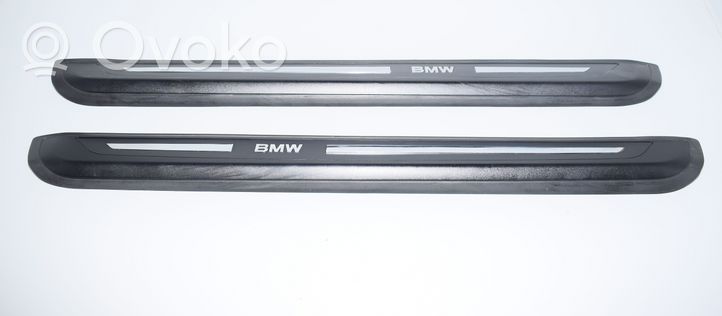 BMW 6 E63 E64 Copertura del rivestimento del sottoporta anteriore 
