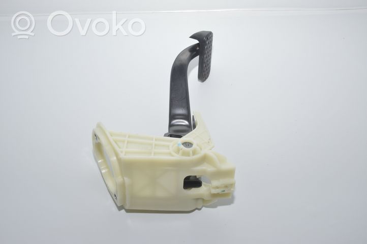 BMW 4 F36 Gran coupe Brake pedal 6860647