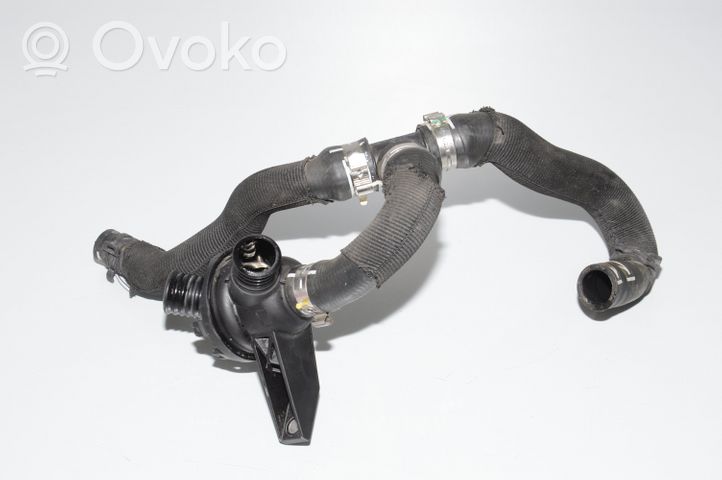 BMW i3 Tubo flessibile del liquido di raffreddamento del motore 8530102