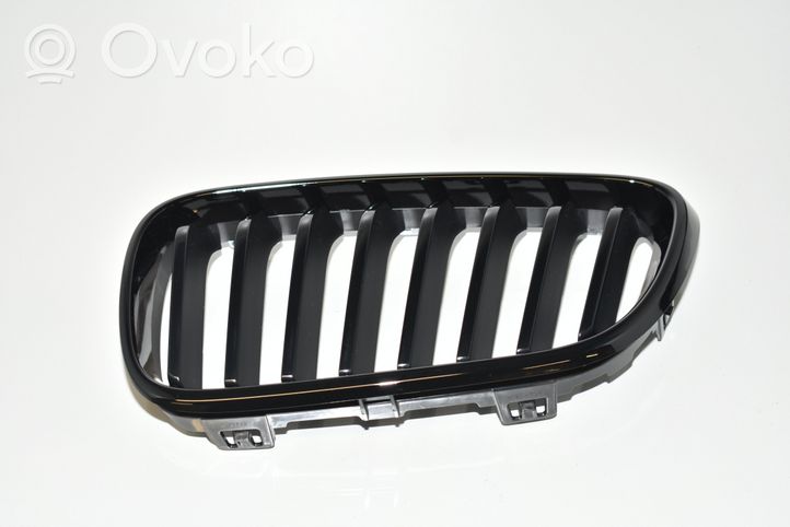 BMW 2 F22 F23 Grille calandre supérieure de pare-chocs avant 51712336815