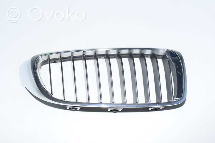 BMW 4 F32 F33 Grille calandre supérieure de pare-chocs avant 7294814