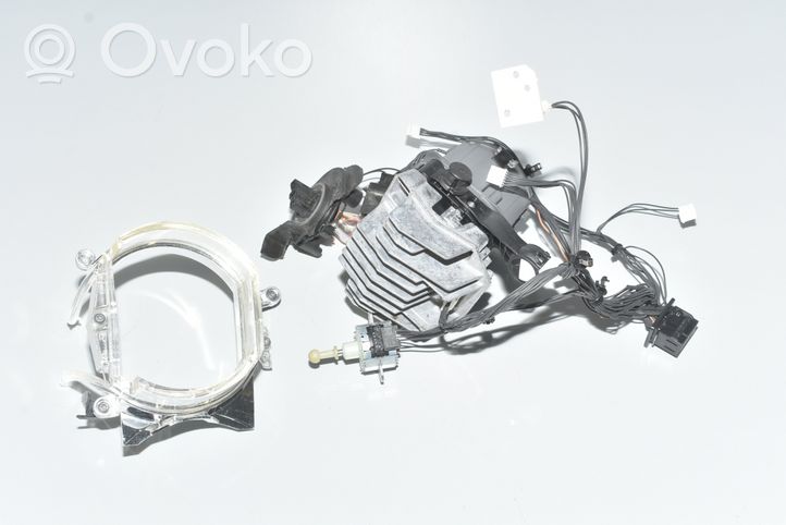 BMW 2 F46 Element lampy przedniej 