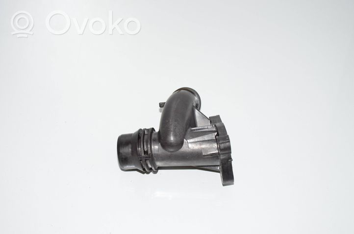 BMW 2 F46 Termostat / Obudowa termostatu 8472111