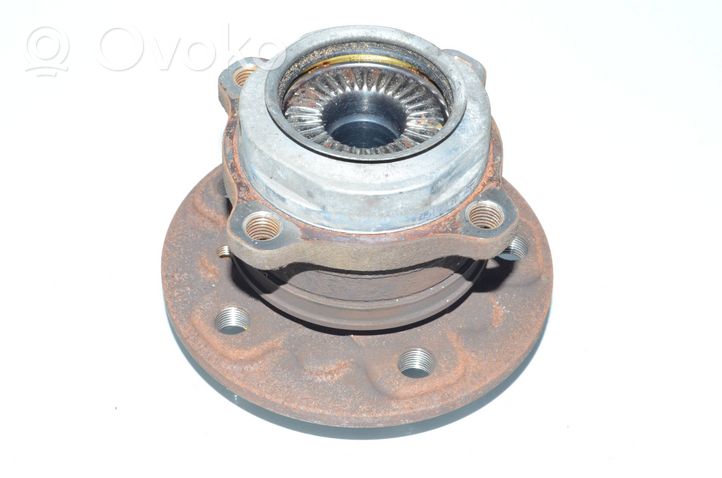 BMW 2 F46 Rear wheel hub 6851589