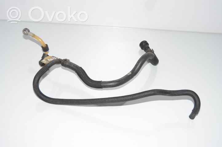 BMW X5 E70 Tuyau d'alimentation conduite de carburant 7796060