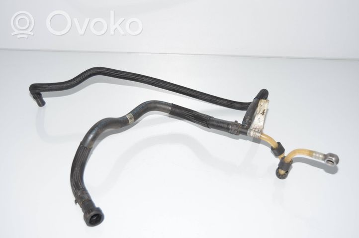 BMW X5 E70 Tuyau d'alimentation conduite de carburant 7796060