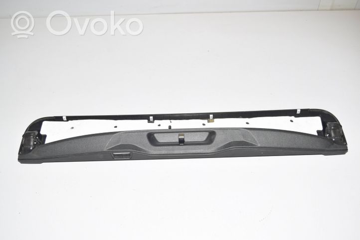 BMW X7 G07 Tailgate trim 7417430