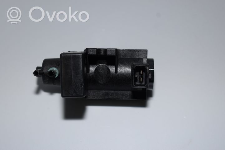 BMW 7 E38 Turbo solenoid valve 