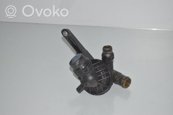 BMW 3 F30 F35 F31 Termostat / Obudowa termostatu 