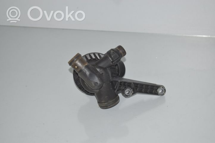 BMW 3 F30 F35 F31 Termostat / Obudowa termostatu 