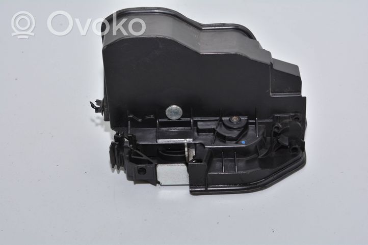 BMW 6 F12 F13 Zamek drzwi przednich 7202145