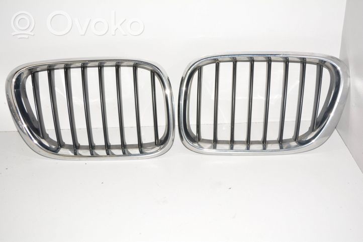 BMW X5 E53 Atrapa chłodnicy / Grill 8247674