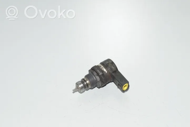 BMW X5 E70 Fuel pressure sensor 8508158