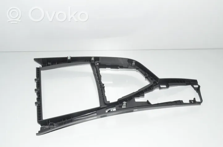 BMW 2 F22 F23 Kita centrinė konsolės (tunelio) detalė 9207313