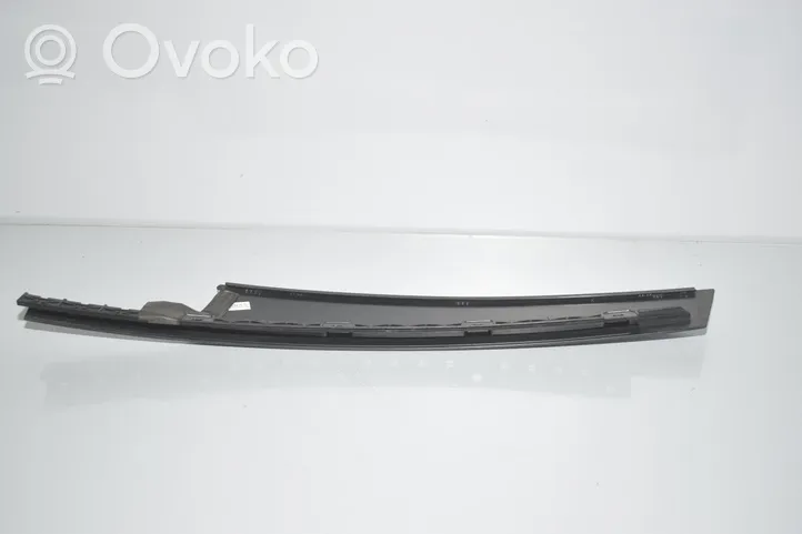 BMW 3 F30 F35 F31 Barra di rivestimento della portiera anteriore 7258309