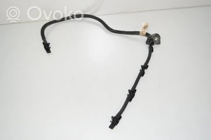 BMW 2 F46 Tuyau d'alimentation conduite de carburant 8587546