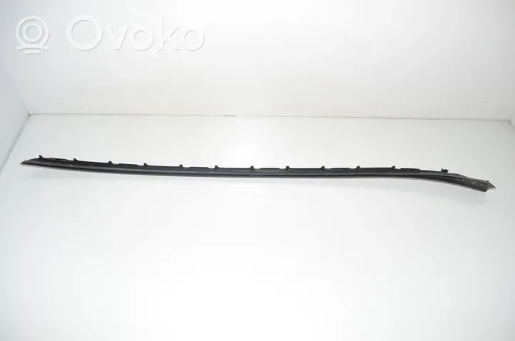 BMW 2 F46 Windshield trim 7331508