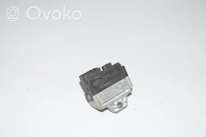 BMW 1 F40 Glow plug pre-heat relay 8596873