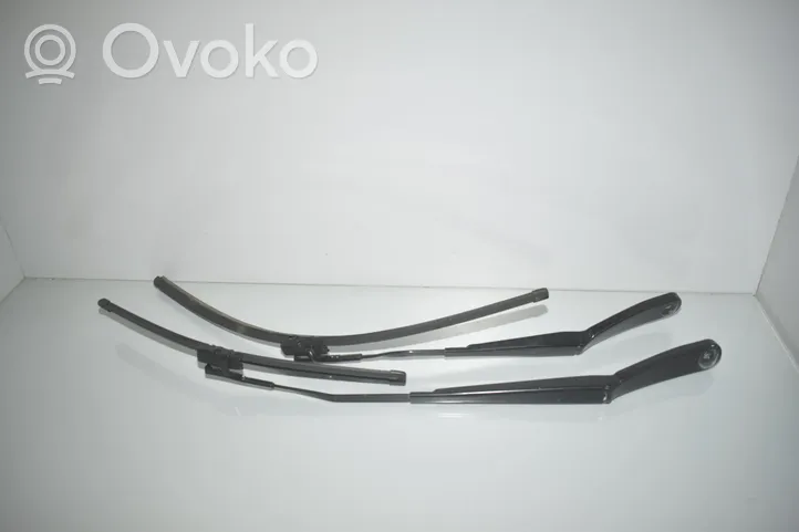 BMW X3 F25 Windshield/front glass wiper blade 7213271