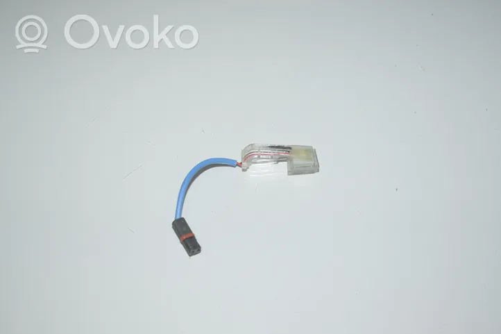 BMW 2 F22 F23 Etuoven ulkokahvan valo (ulko) 7277447