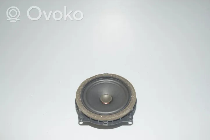 BMW 2 F22 F23 Altavoz de la puerta trasera 9288769