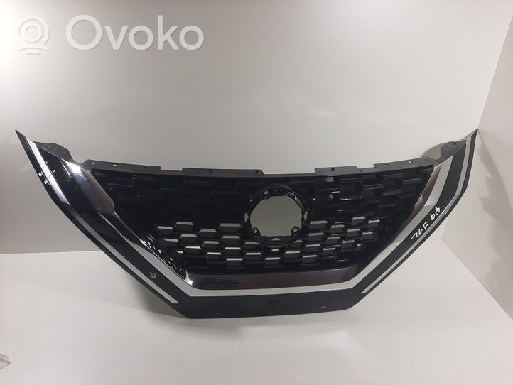 Nissan Qashqai J12 Etupuskurin ylempi jäähdytinsäleikkö 623106UAAA