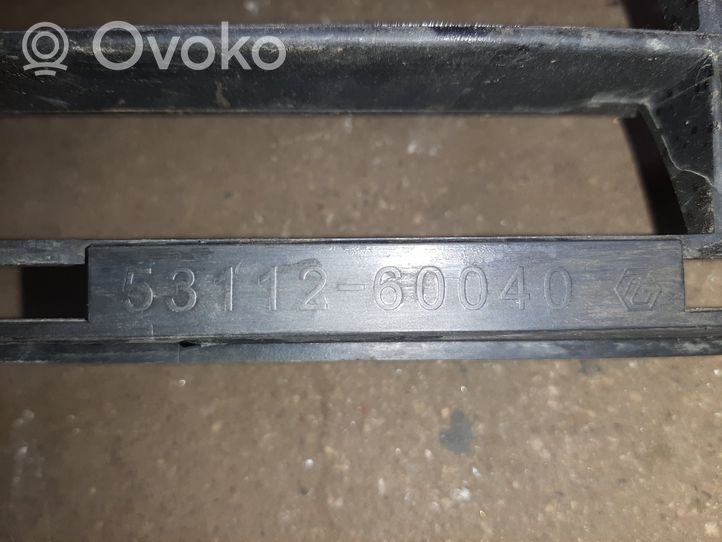 Toyota Land Cruiser (J200) Etupuskurin alempi jäähdytinsäleikkö 5311260040