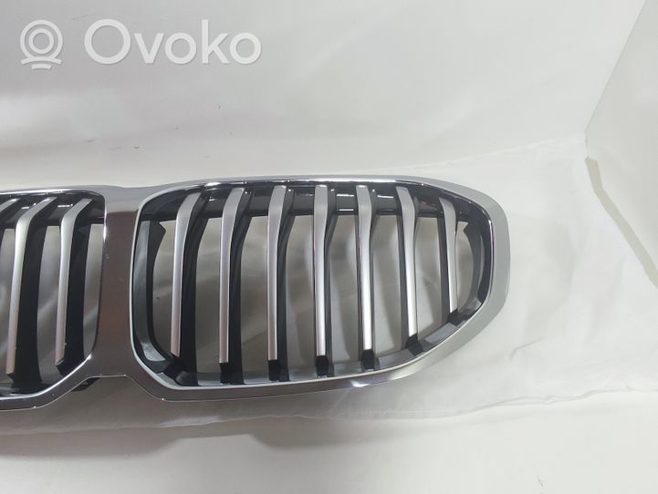 BMW 1 F40 Grille calandre supérieure de pare-chocs avant 5A39366