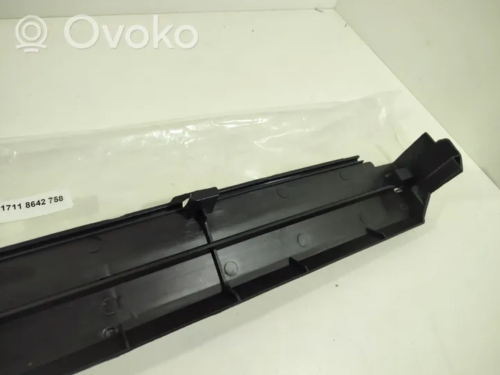 BMW X3 G01 Radiatoru dekoratīvā apdare 17118642758