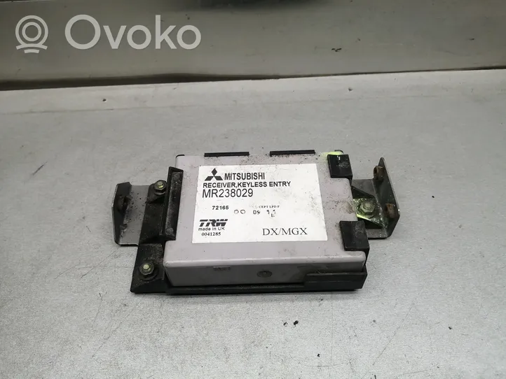 Mitsubishi Carisma Centrālās atslēgas vadības bloks MR238029