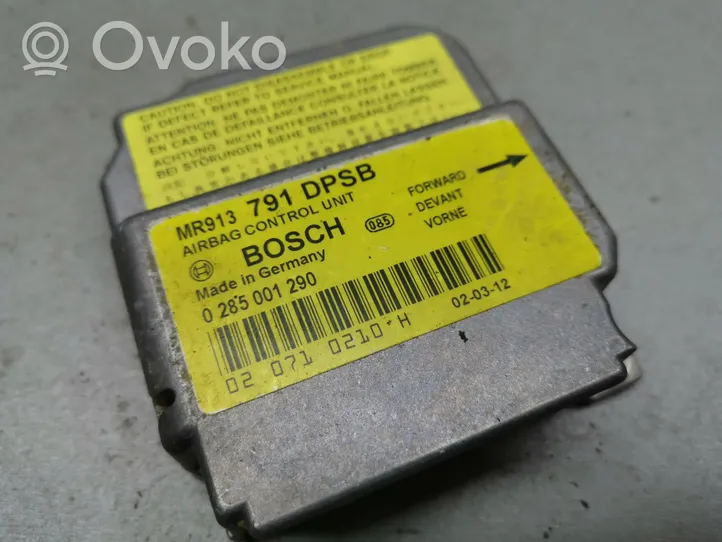 Mitsubishi Carisma Airbag control unit/module 0285001290