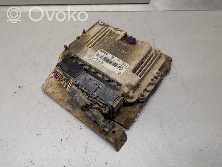 Opel Astra H Sterownik / Moduł ECU 0281012548