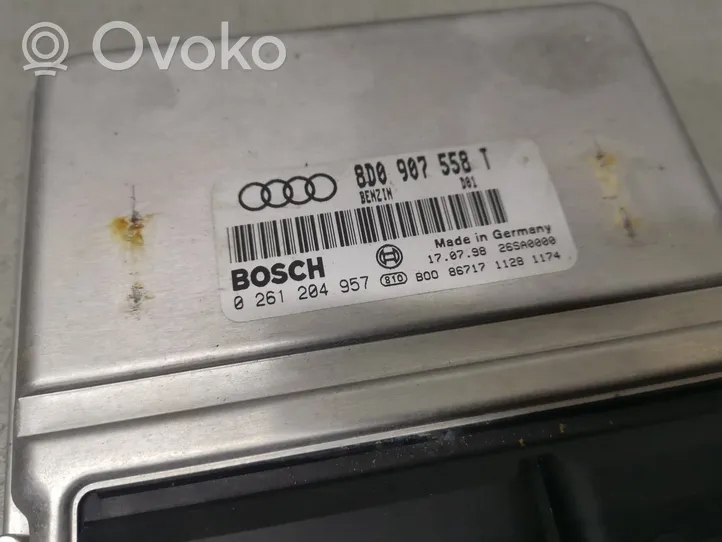 Audi A4 S4 B5 8D Variklio valdymo blokas 8D0907558T